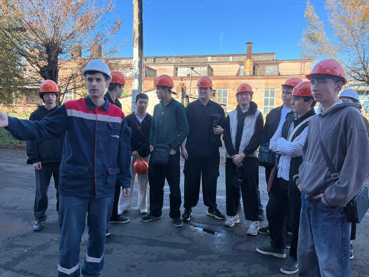 Экскурс в профессию: студенты СП-2209 на Астраханском тепловозоремонтном заводе